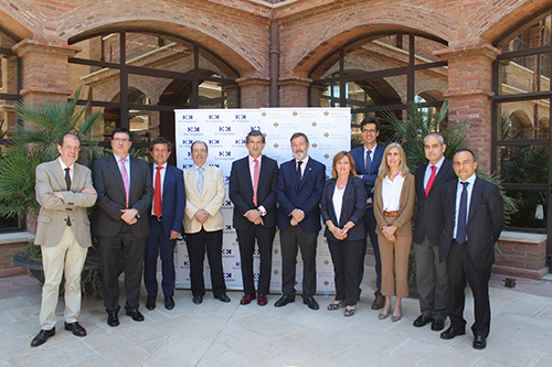 Acord HM Hospitales i Universitat Abat Oliba CEU