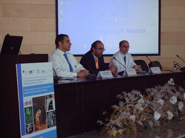 El Dr. Carlos Mascías, director de HM Universitario Sanchinarro, el Dr. Hidalgo y el Dr. Cubillo, en la inauguración del curso