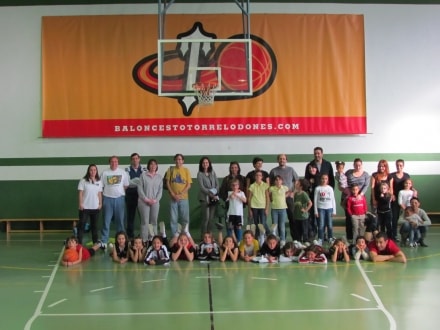 Foto de familia de los trabajadores de HM Hospitales y sus hijos