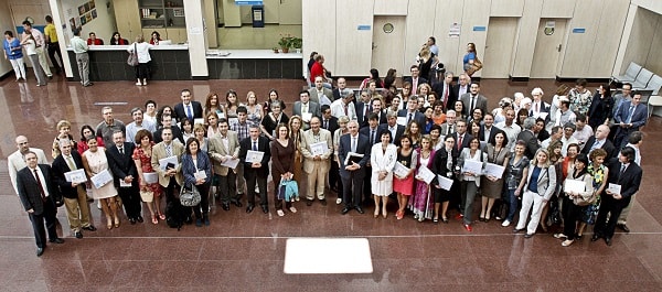 Foto de familia de representantes de todos los centros adheridos a la red. Imagen cedida por la CAM.