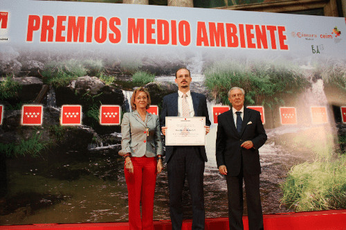El director de Medio Ambiente de HM Hospitales, Javier Tejedor, recogió el Accésit