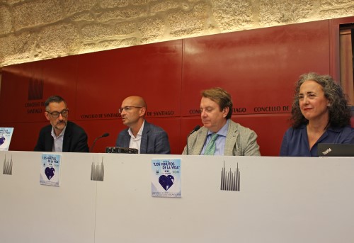 HM Hospitales y el Ayuntamiento de Santiago firman un convenio para formar a los trabajadores  en RCP y primeros auxili