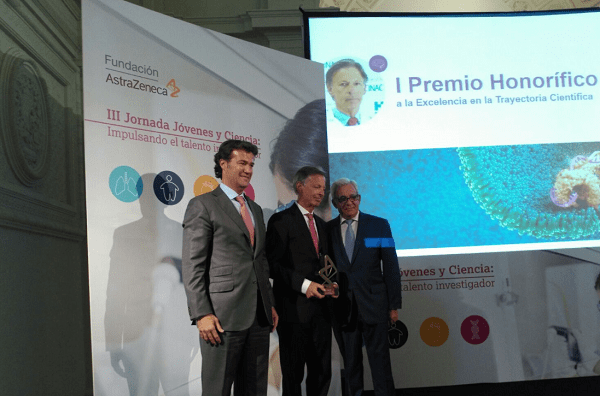 doctor obeso premio a trayectoria científica